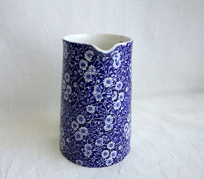 イギリス製　Burleigh バーレイ社　Blue Calico　 ブルーキャリコ　タンカートジャグ　XLサイズ（1.4L） ジャグ　ピッチャー　洋食器　英国食器　テーブルウエア　 花瓶　花器　花柄　