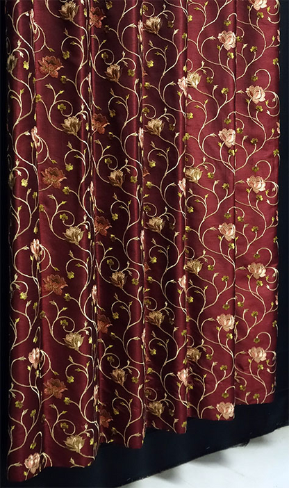 オーダーカーテン(ドレープ) インド製　刺繍「ミラノWR」　ワインレッド　薔薇柄　遮光裏地付き/共布タッセル付き　インポートカーテン