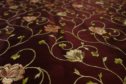 オーダーカーテン(ドレープ) インド製　刺繍「ミラノWR」　ワインレッド　薔薇柄　遮光裏地付き/共布タッセル付き　インポートカーテン