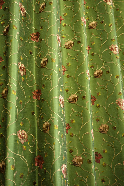 オーダーカーテン(ドレープ) インド製　刺繍「ミラノG」　グリーン　薔薇柄　遮光裏地付き/共布タッセル付き　インポートカーテン